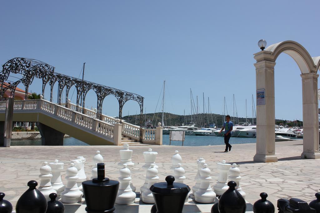 Beach House Paradiso โรกอซนิซา ภายนอก รูปภาพ